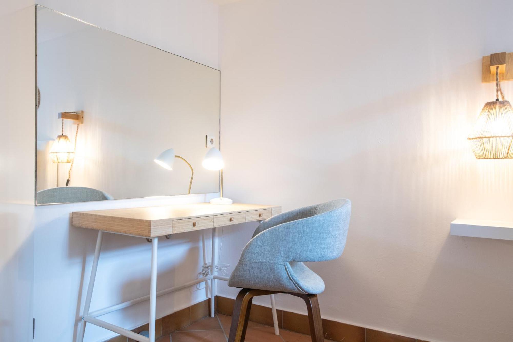 Charmantes 2-zimmer-apartment Mit Vorgarten Berlim