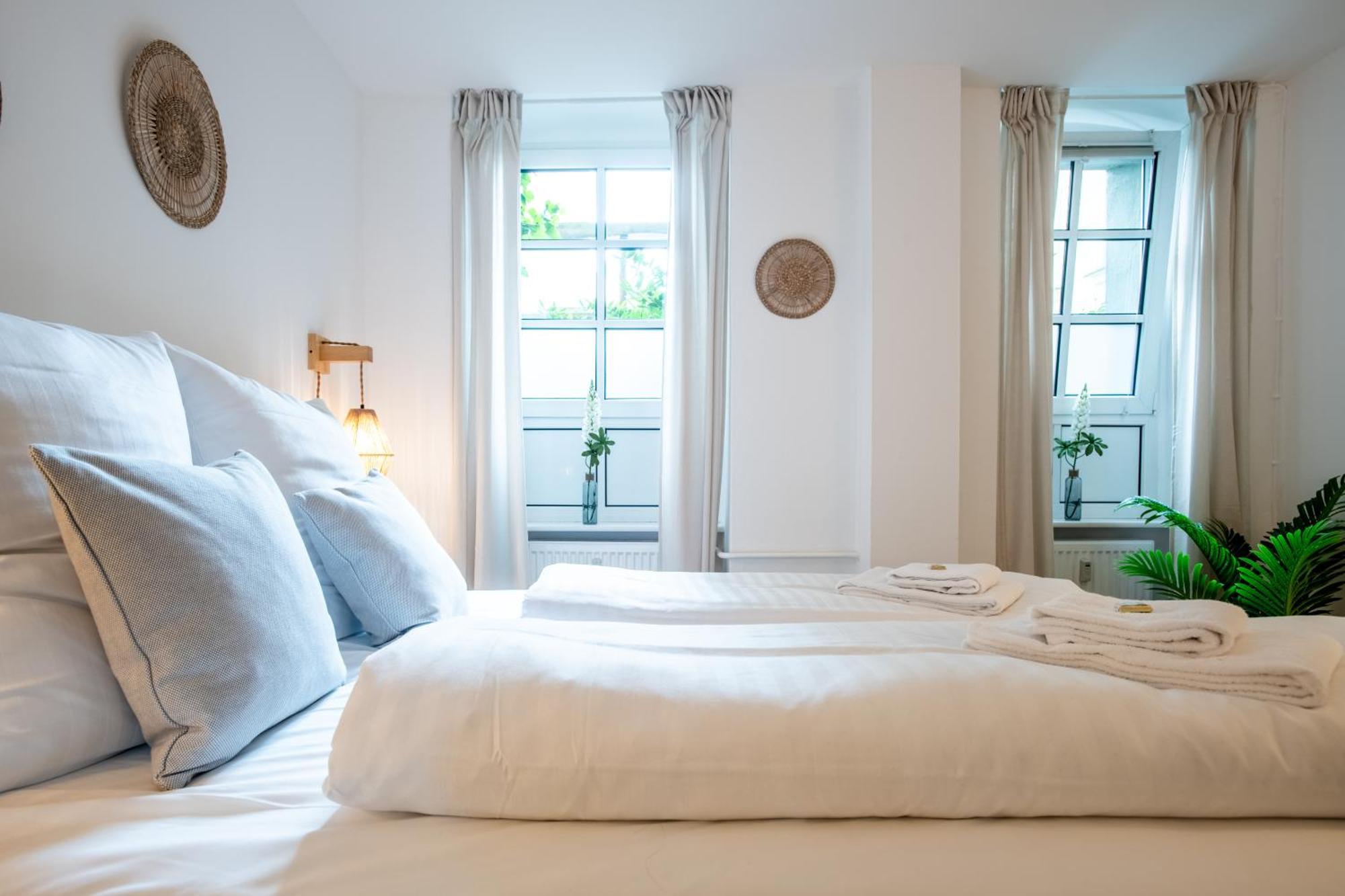 Charmantes 2-zimmer-apartment Mit Vorgarten Apartamento *